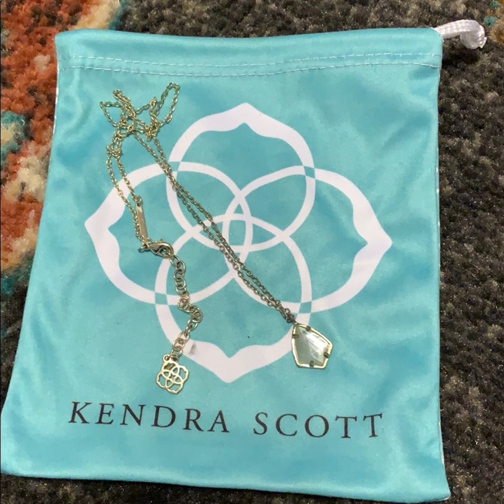 Kendra Scott necklace